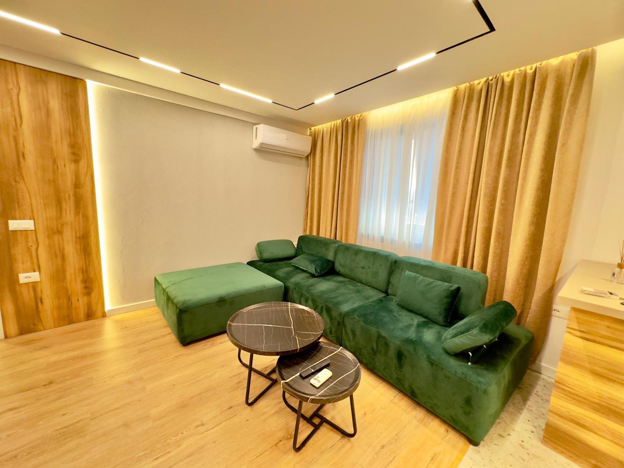 Soinn'S Apartament Tirana Exterior photo